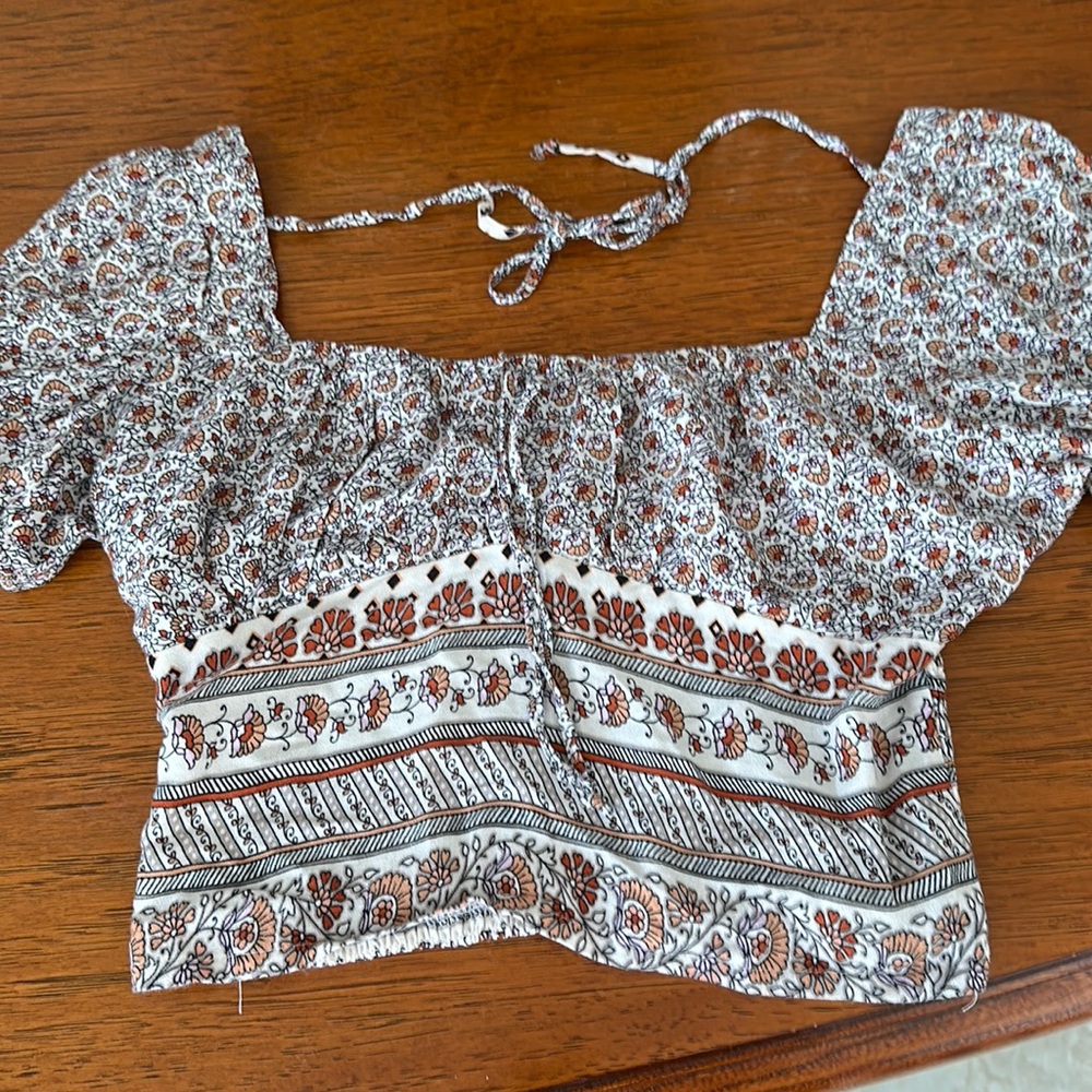 Forever 21 poofy sleeve top with string tie in back